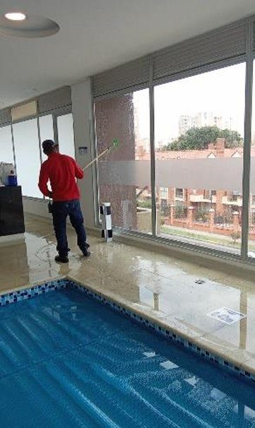 Limpieza piscina y vidrios